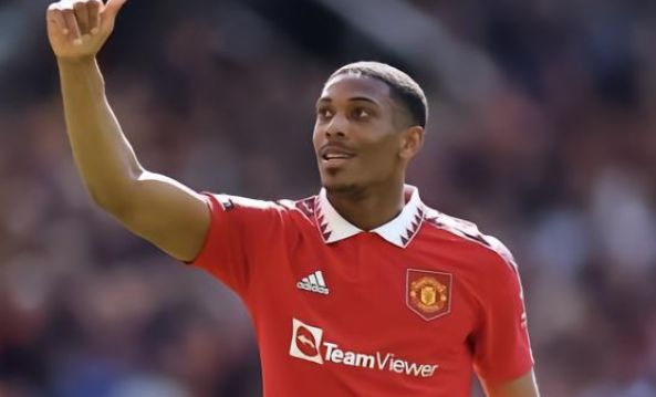 足球——西甲：巴塞罗那胜赫罗纳.